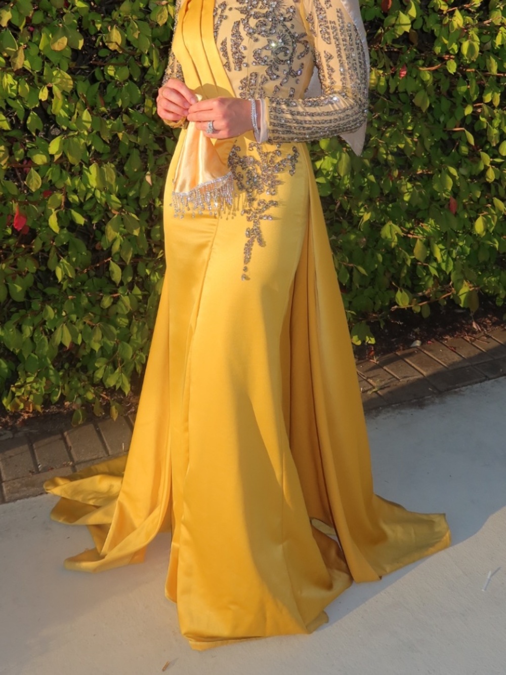 Dress - Picture 4 of 9